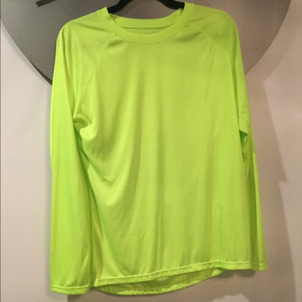 NEW NEVER WORN excersize shirt